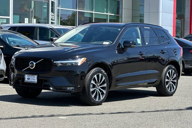 Used 2025 Volvo XC60 B5 Plus AWD/4WD image 8