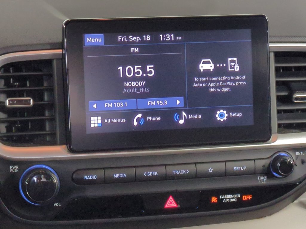 Used 2025 Hyundai Venue SEL FWD image 24