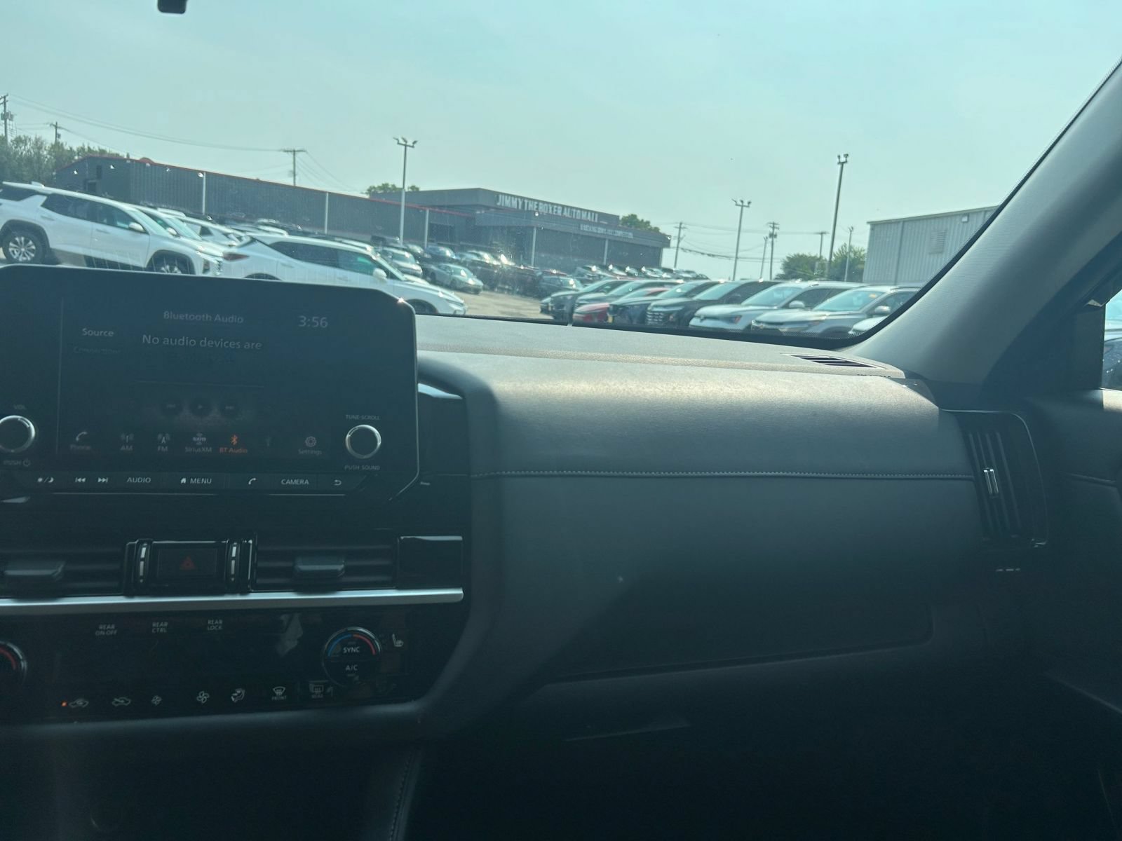 Used 2025 Nissan Pathfinder SV FWD image 31