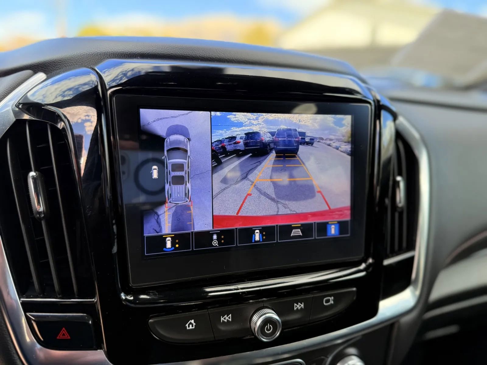 Used 2023 Chevrolet Traverse RS AWD/4WD image 33