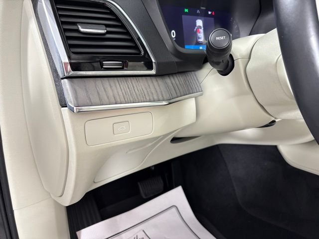 Used 2023 Volvo XC90 B6 Plus w/ Protection Package Premier AWD/4WD image 16