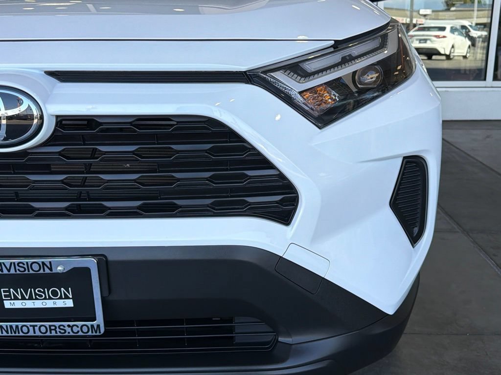 Certified 2025 Toyota RAV4 LE AWD/4WD image 6