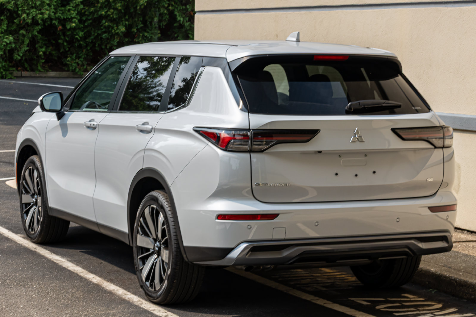 New 2026 Mitsubishi Outlander SE FWD image 6