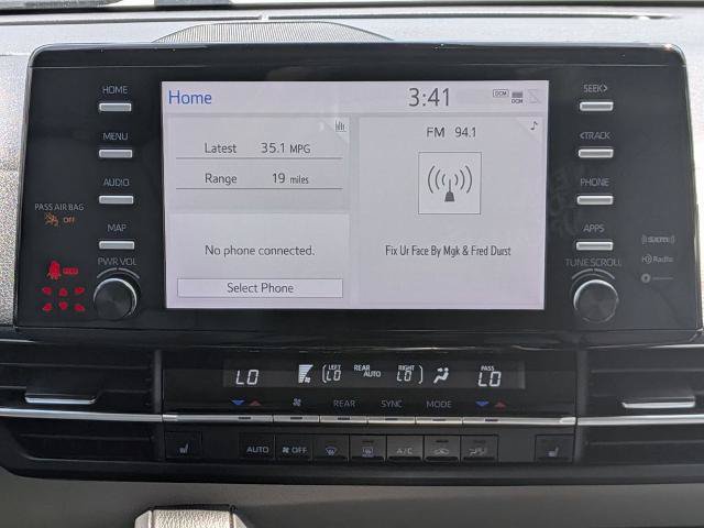 Used 2023 Toyota Sienna XLE FWD image 21