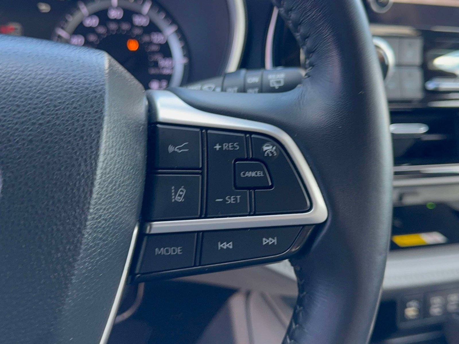 Used 2023 Toyota Highlander XLE image 15