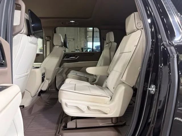 New 2026 GMC Yukon XL Denali w/ Denali Reserve Package AWD/4WD image 22