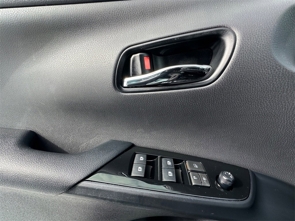 Used 2017 Toyota Prius Three image 11