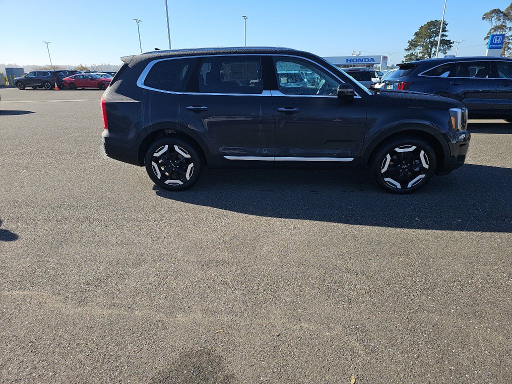 New 2025 Kia Telluride S image 6