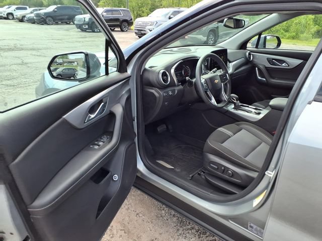 Used 2024 Chevrolet Blazer LT w/ Convenience Package FWD image 19