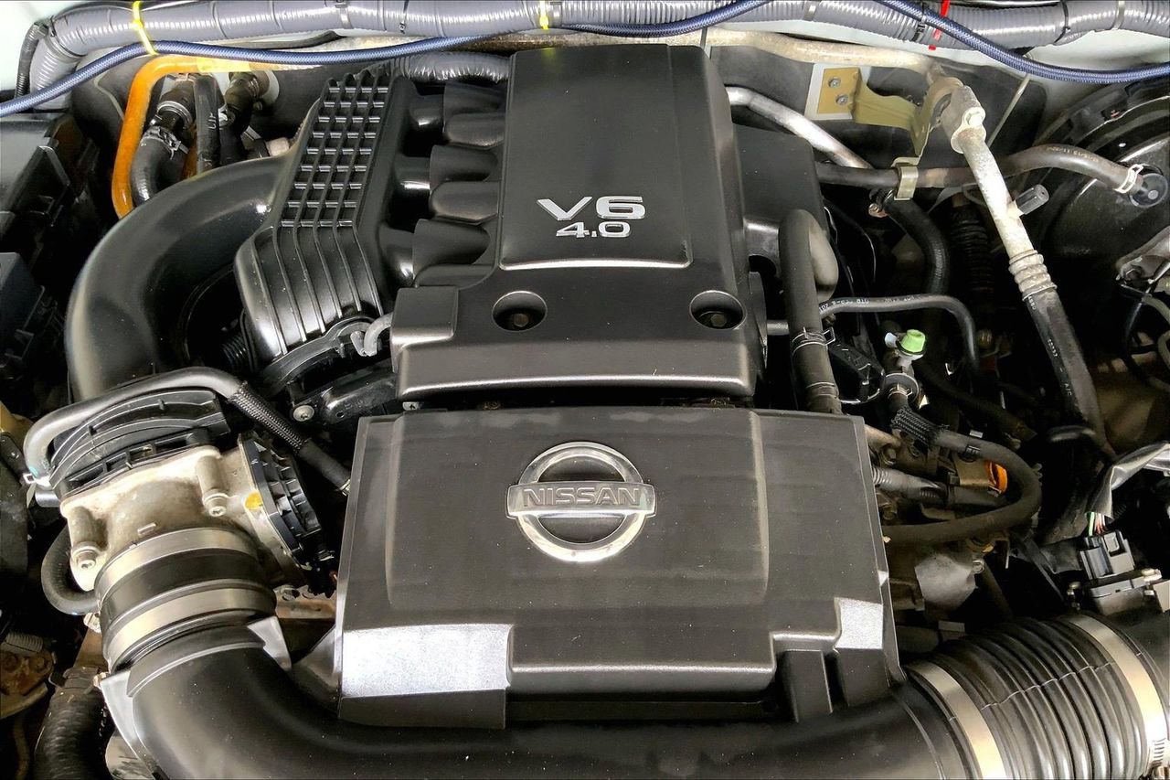 Used 2013 Nissan Frontier SV AWD/4WD image 32
