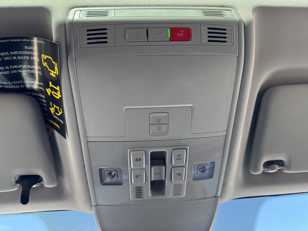 New 2025 Volkswagen Taos SE image 30