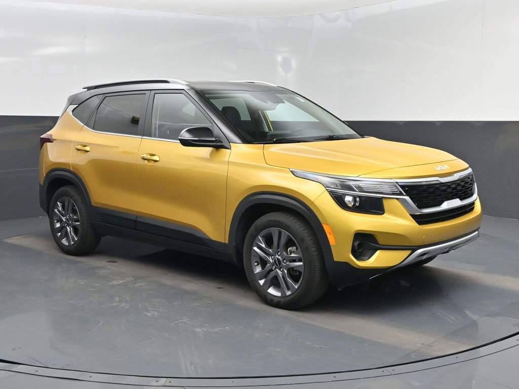 Certified 2022 Kia Seltos S image 1