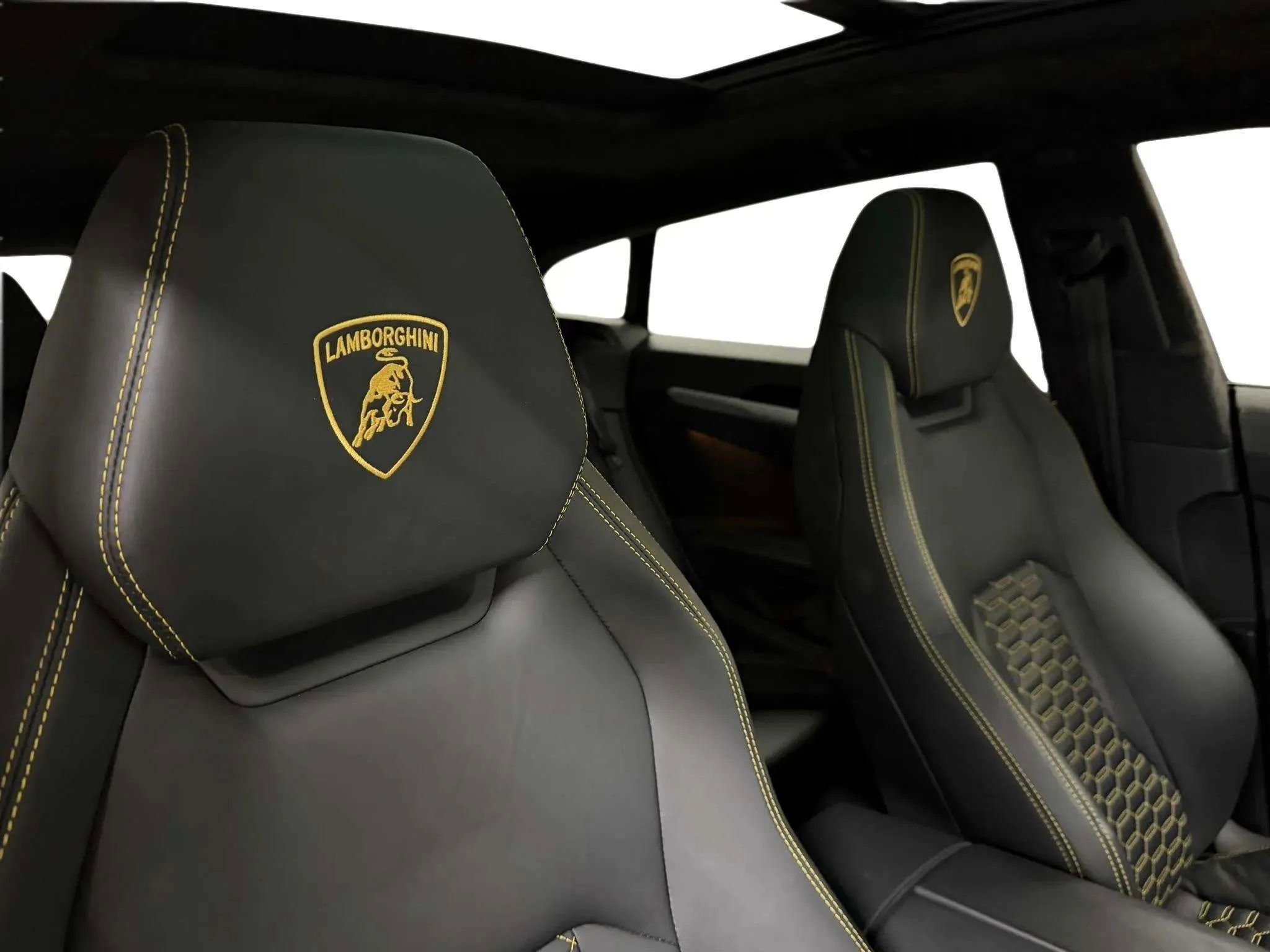 Used 2020 Lamborghini Urus image 19
