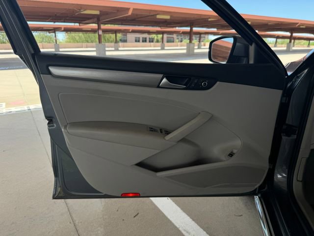 Used 2014 Volkswagen Passat TDI SE FWD image 29