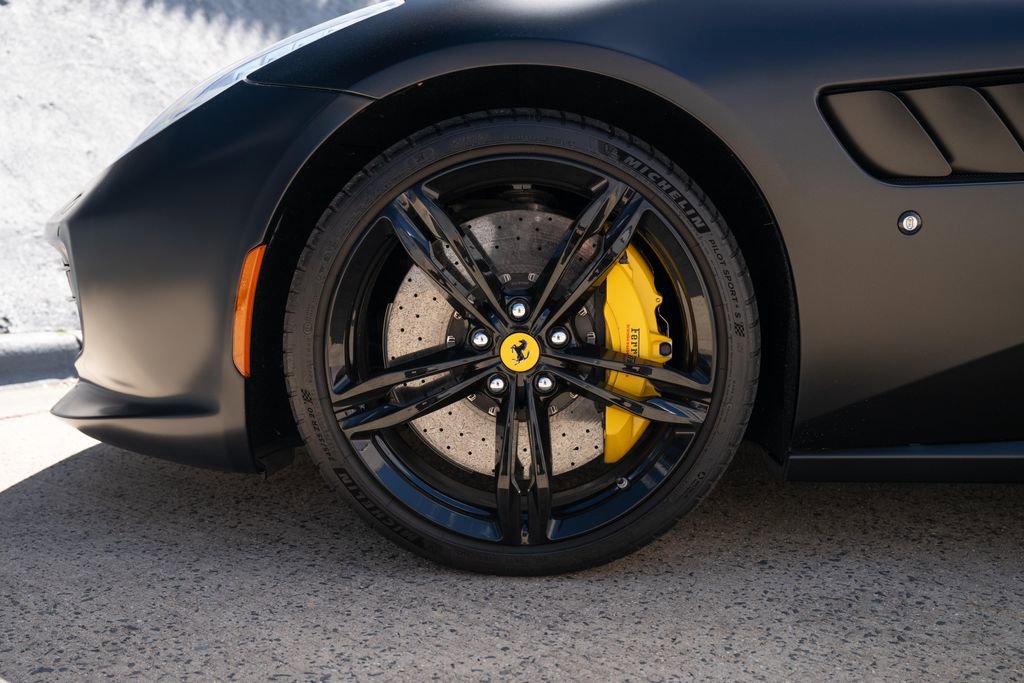 Certified 2018 Ferrari GTC4Lusso image 15
