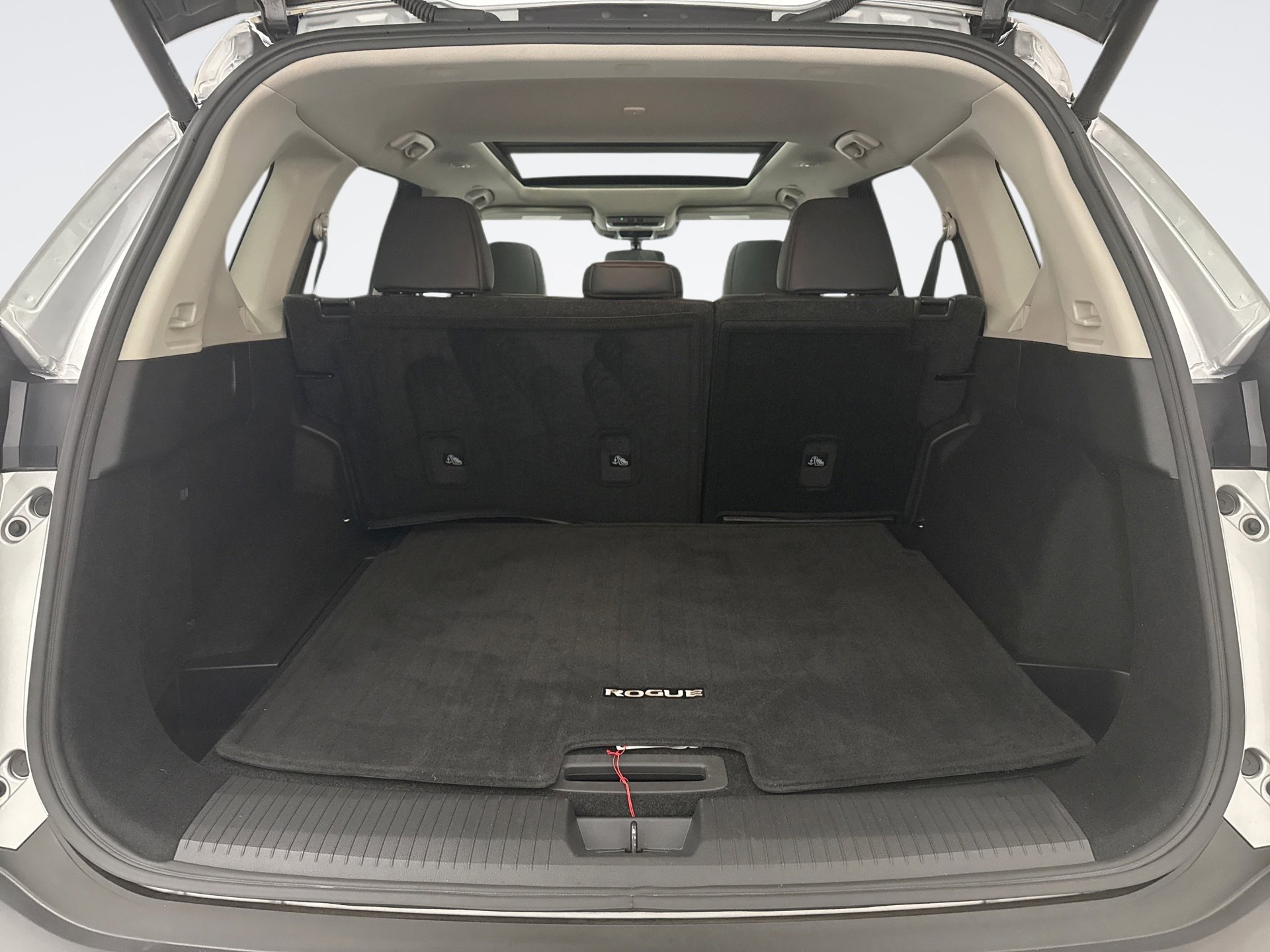 Used 2023 Nissan Rogue SV w/ SV Premium B Package image 20