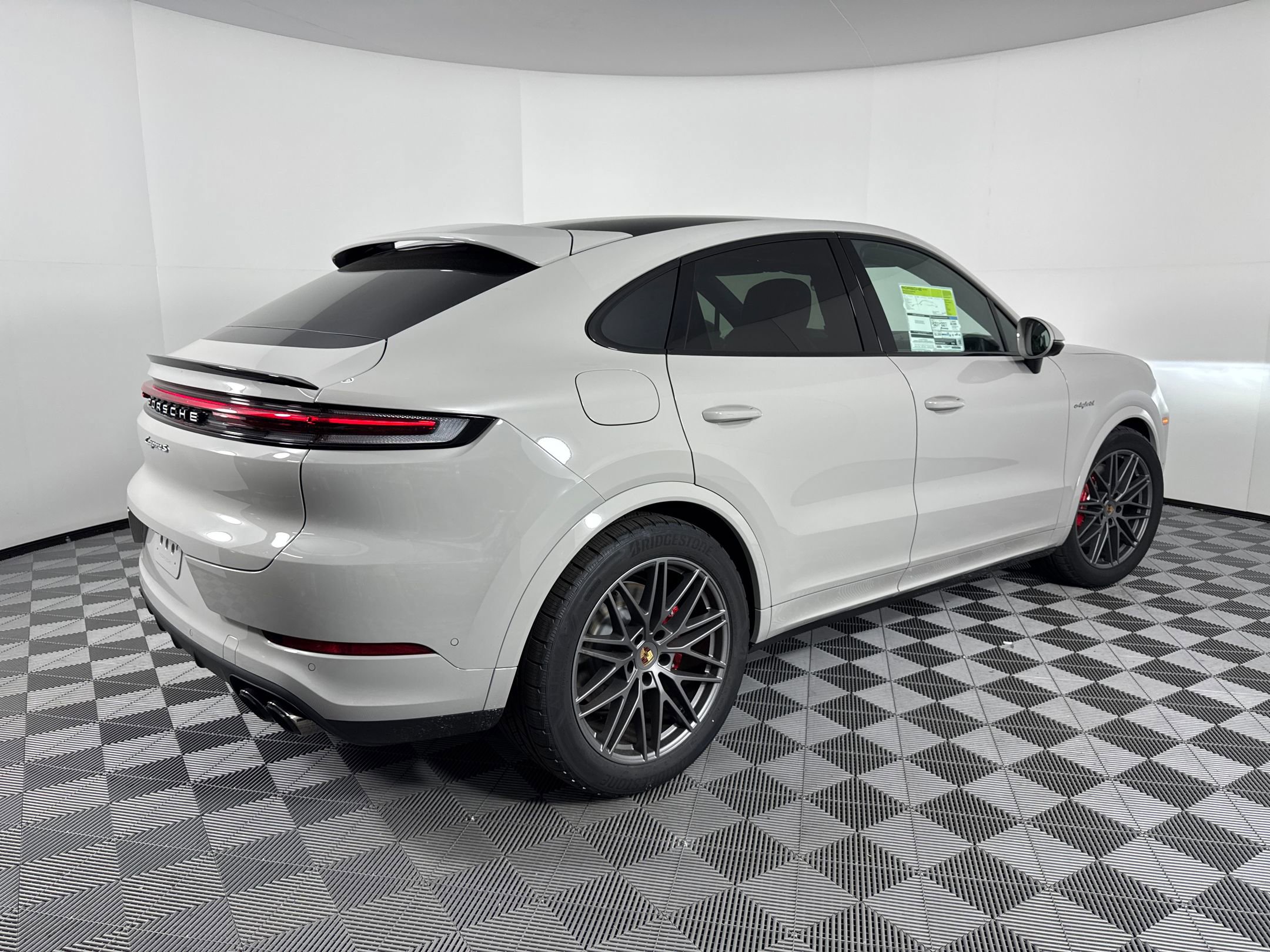 Used 2026 Porsche Cayenne S image 9