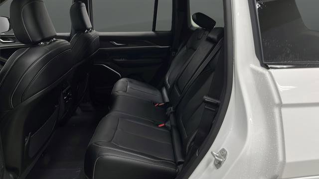 New 2026 Jeep Grand Cherokee Limited AWD/4WD image 24