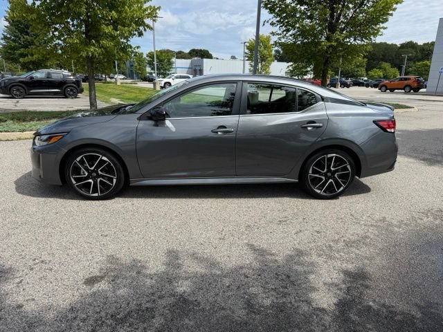 Used 2025 Nissan Sentra SR w/ SR Premium Package FWD image 11