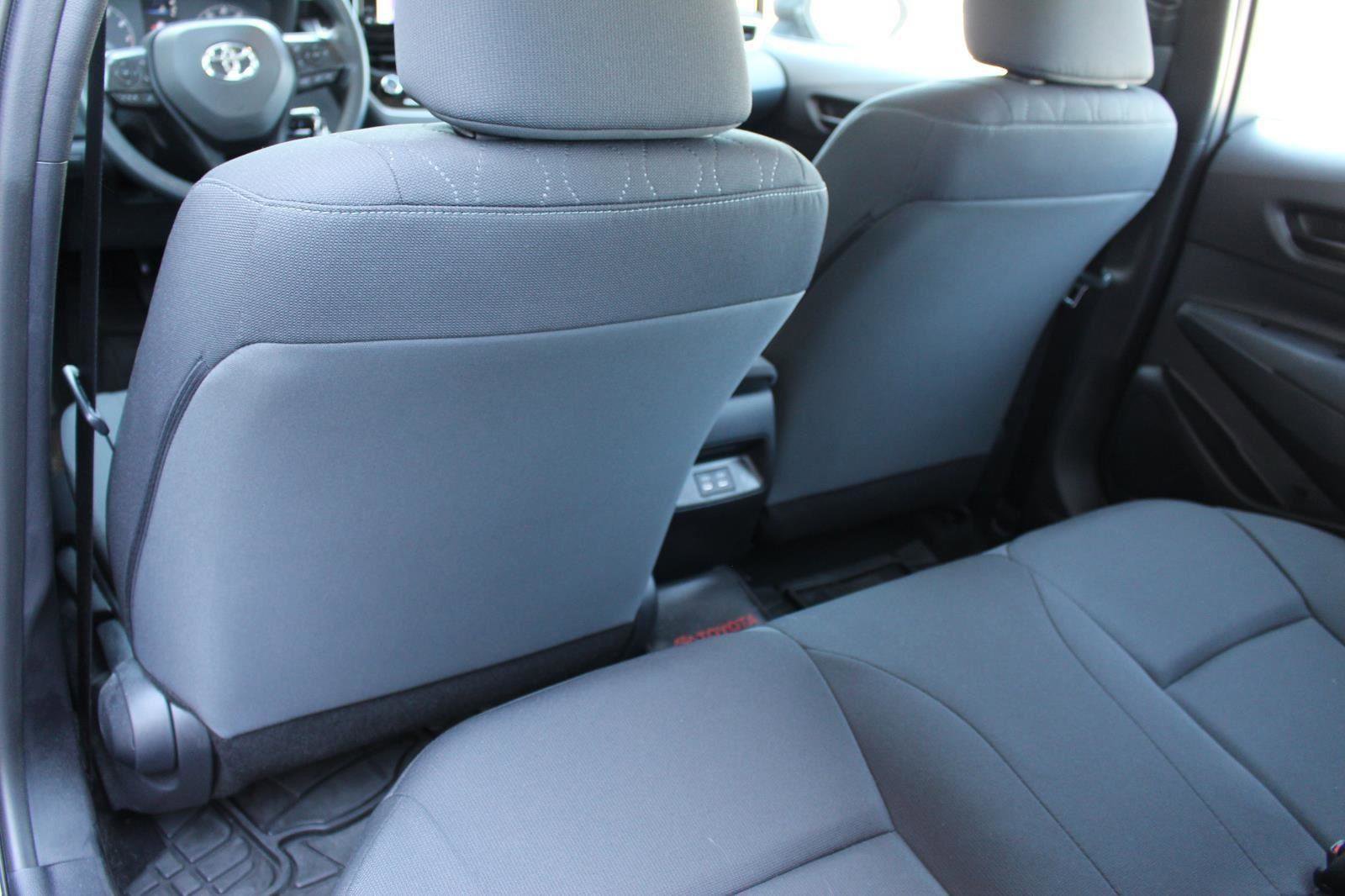 Used 2023 Toyota Corolla LE FWD image 32