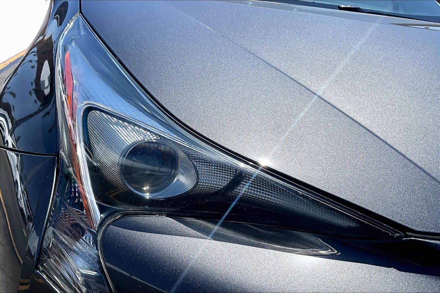 Used 2017 Toyota Prius Three Touring FWD image 27