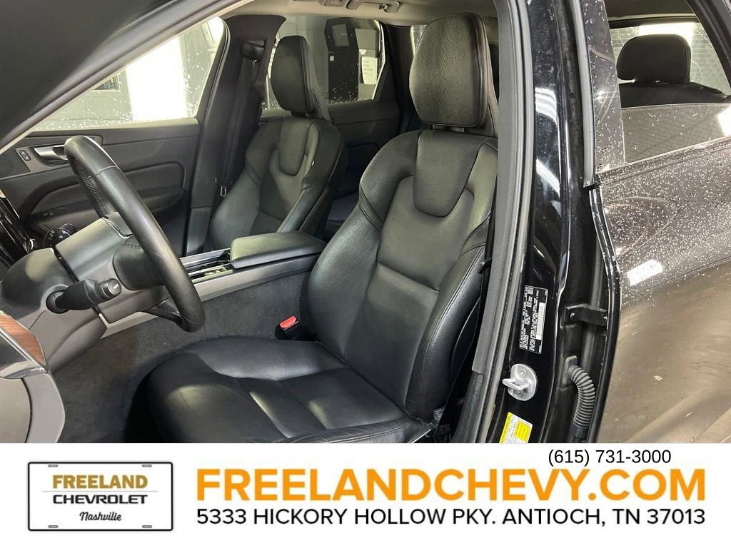 Used 2023 Volvo XC60 B5 Plus image 25