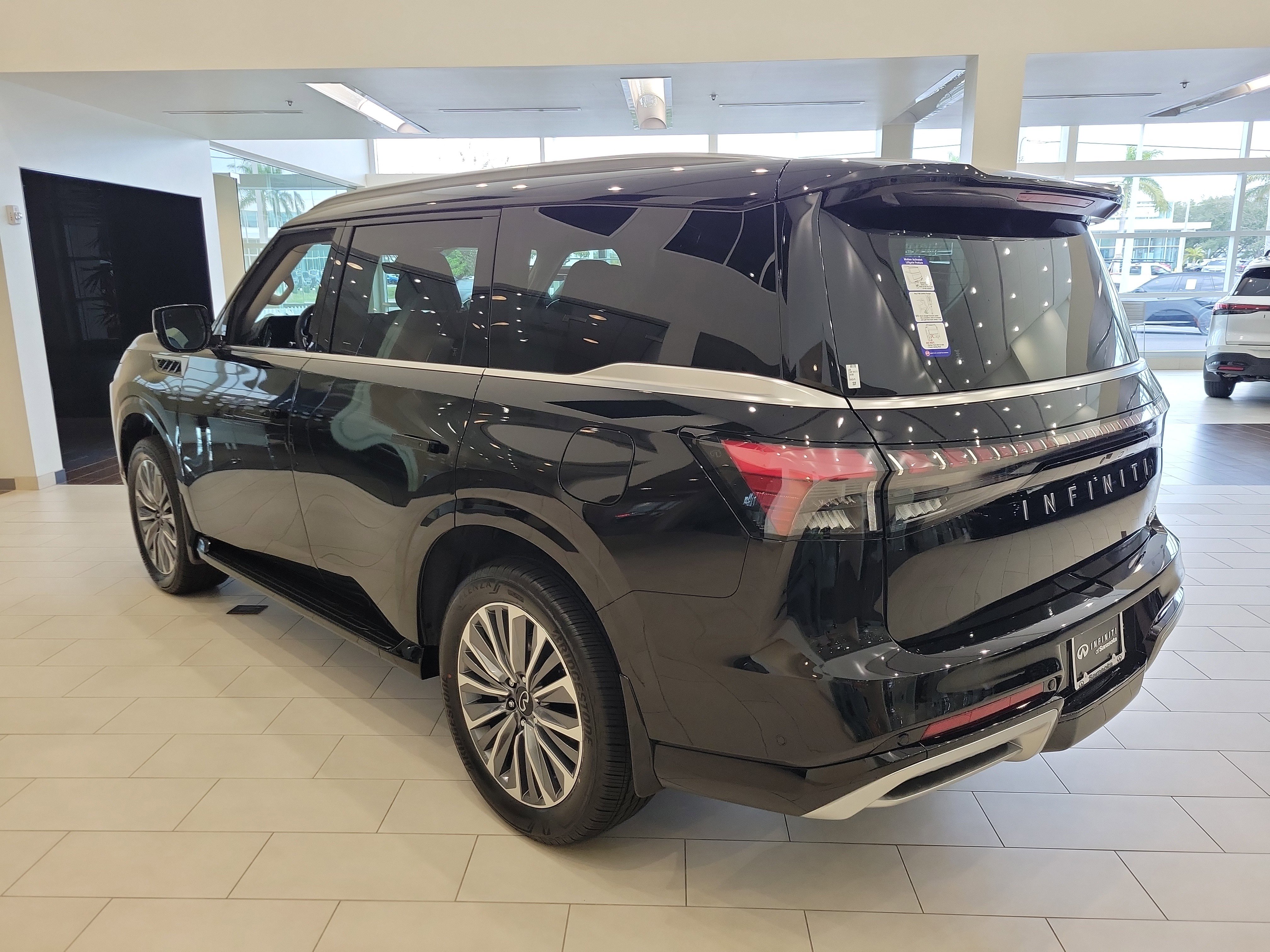 New 2026 INFINITI QX80 Luxe image 6
