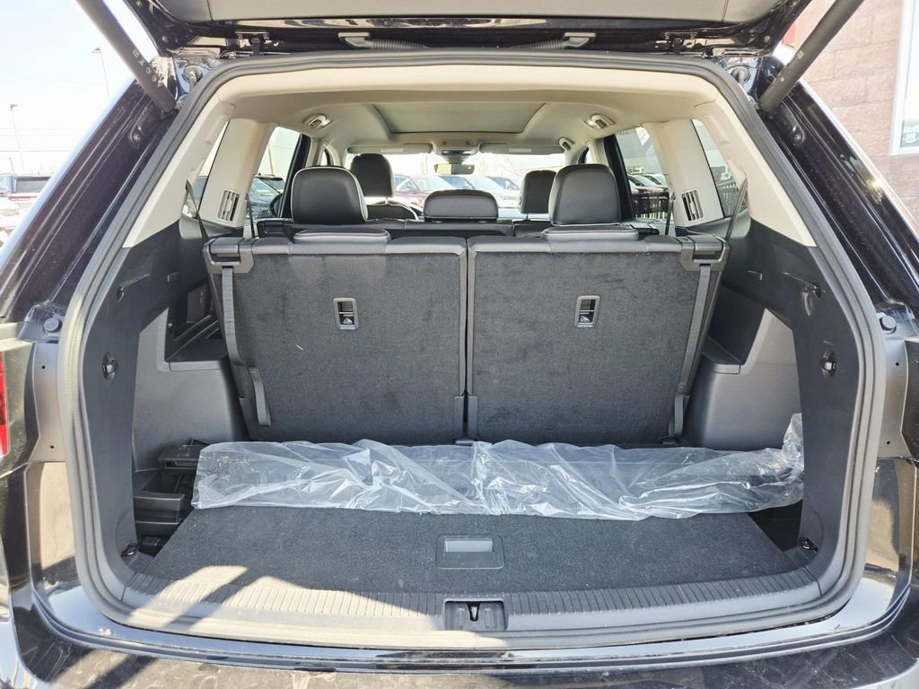 Used 2024 Volkswagen Atlas SEL Premium R-Line image 15