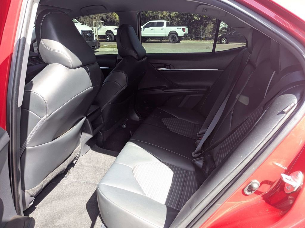 Used 2021 Toyota Camry SE image 13