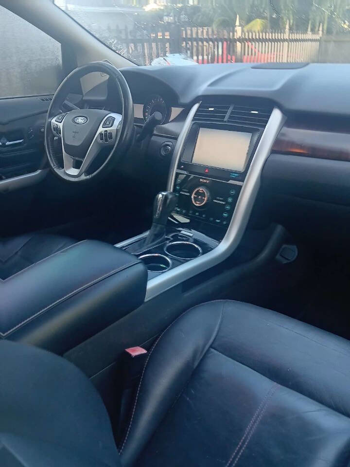 Used 2013 Ford Edge Limited w/ Driver Entry Pkg image 2