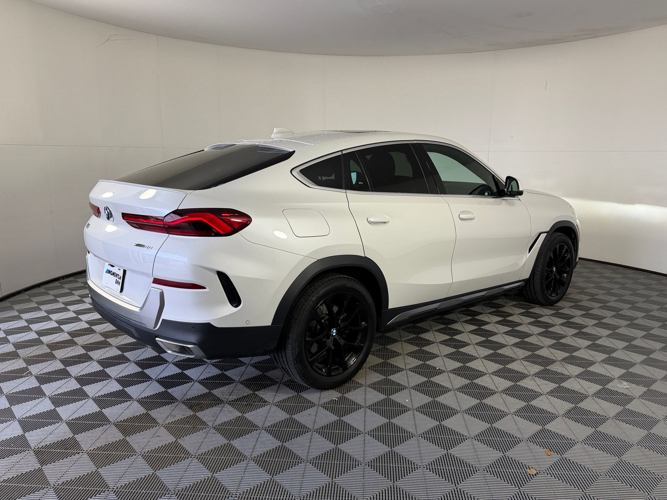 Used 2023 BMW X6 xDrive40i w/ Premium Package AWD/4WD image 9