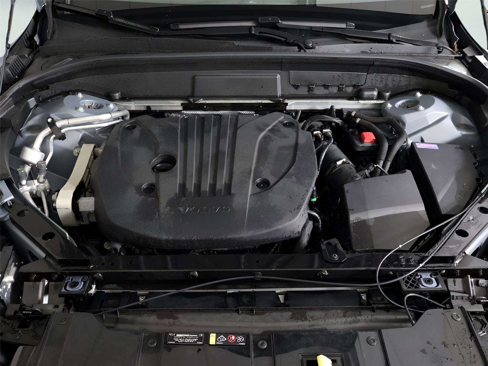 Used 2024 Volvo XC60 B5 Plus image 23