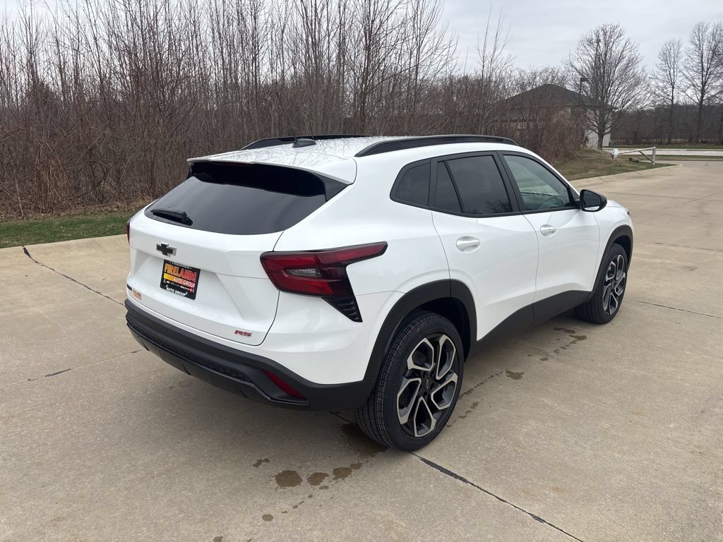 New 2026 Chevrolet Trax RS w/ Sunroof Package FWD image 9