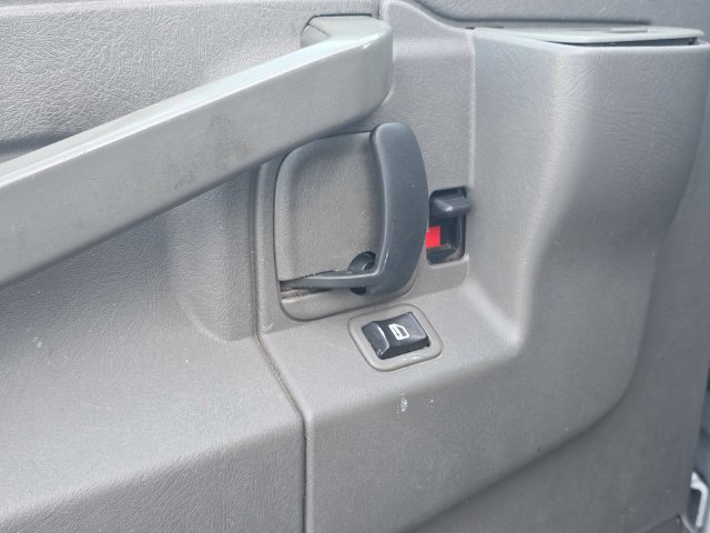 Used 2016 Chevrolet Express 2500 Extended RWD image 11