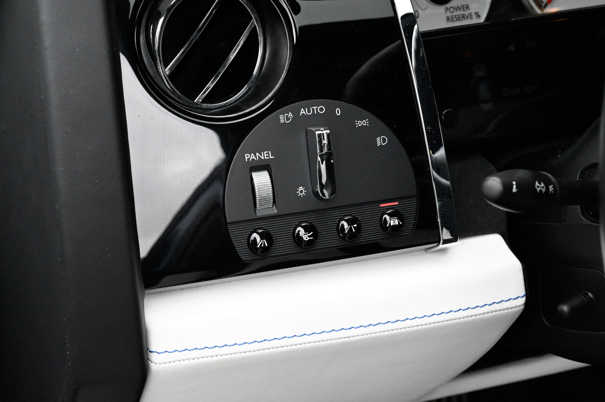 Used 2018 Rolls-Royce Ghost RWD image 22