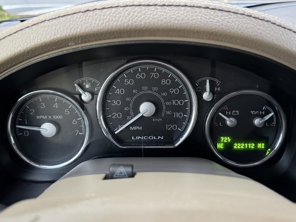 Used 2006 Lincoln Mark LT 4x4 image 10