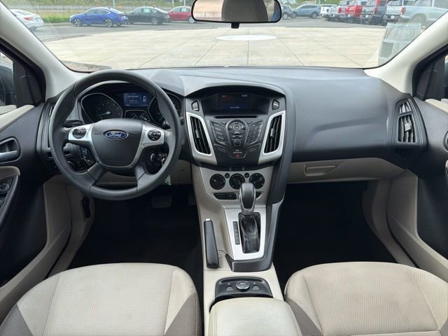 Used 2014 Ford Focus SE w/ SE Winter Package FWD image 13