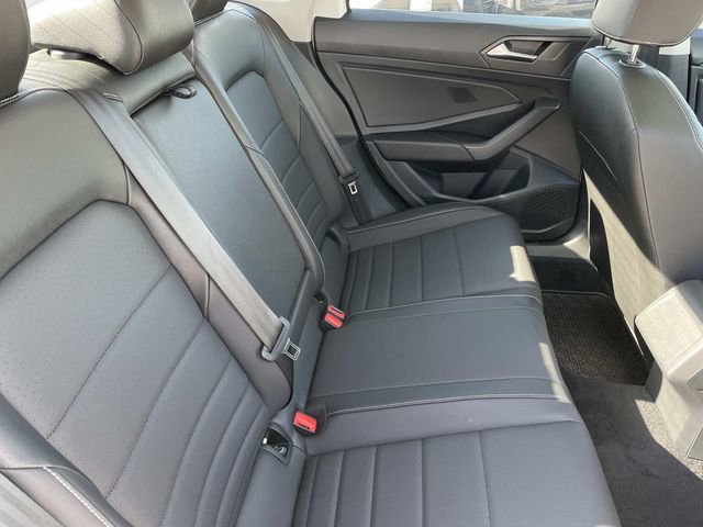 Used 2024 Volkswagen Jetta SE image 25