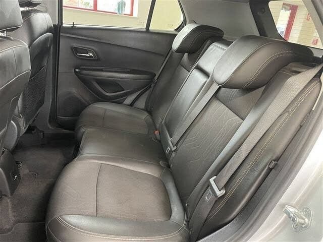 Used 2022 Chevrolet Trax LT w/ Driver Confidence Package AWD/4WD image 30