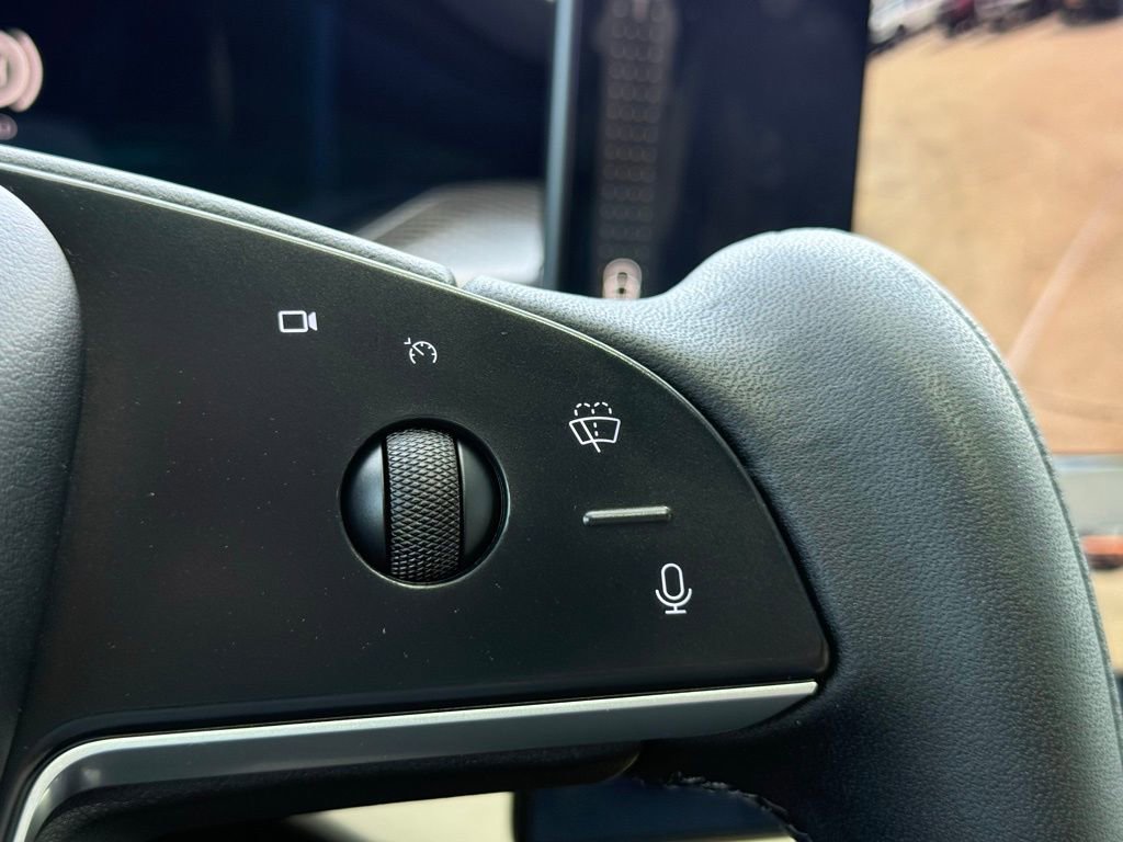 Used 2023 Tesla Model X Plaid image 13