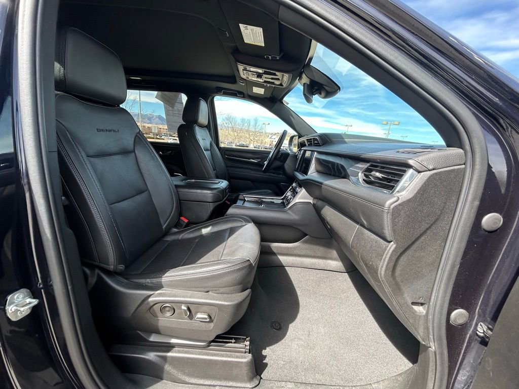 Used 2023 GMC Yukon XL Denali AWD/4WD image 35