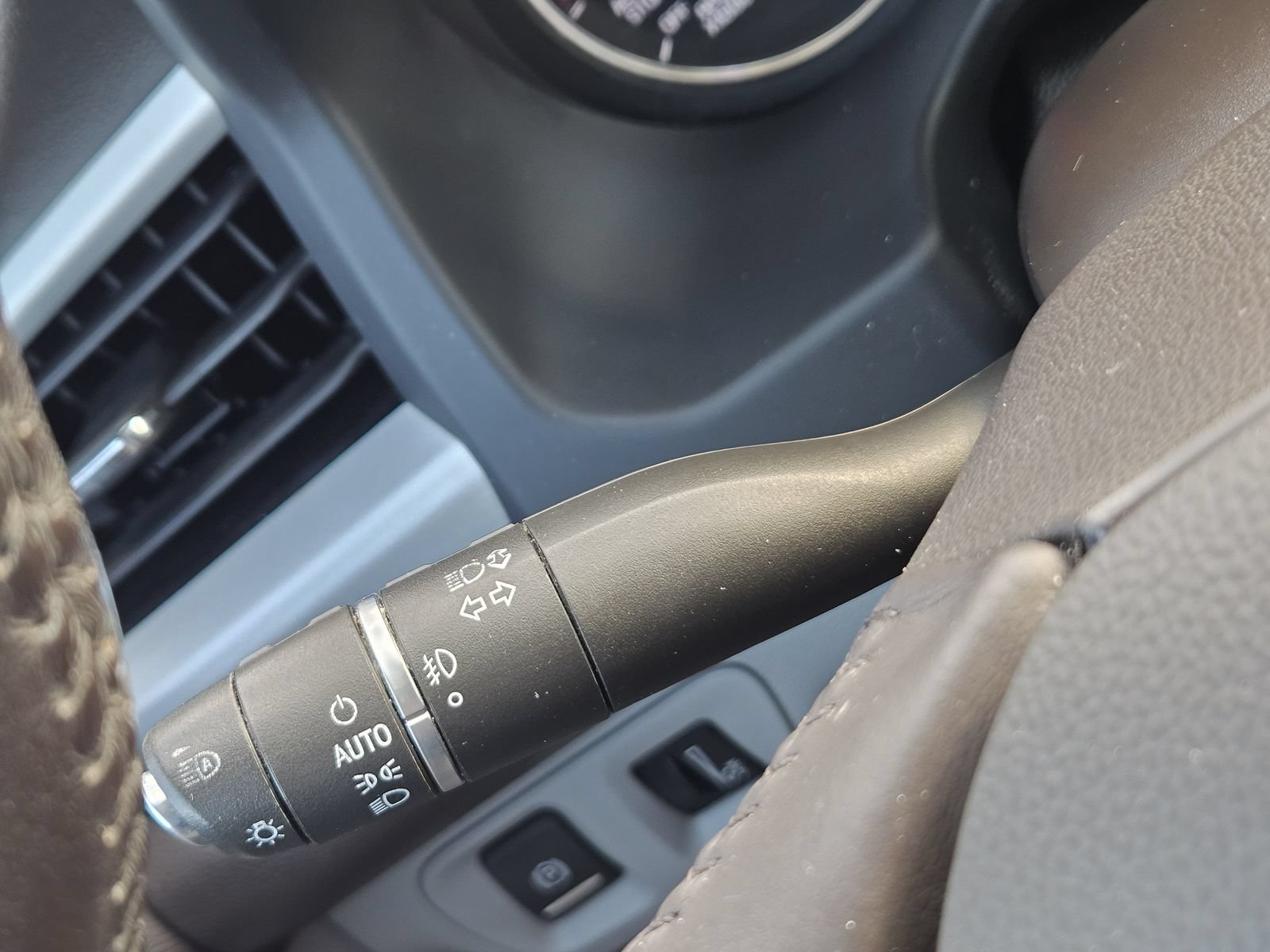 Used 2021 GMC Acadia SLT w/ Preferred Package FWD image 27