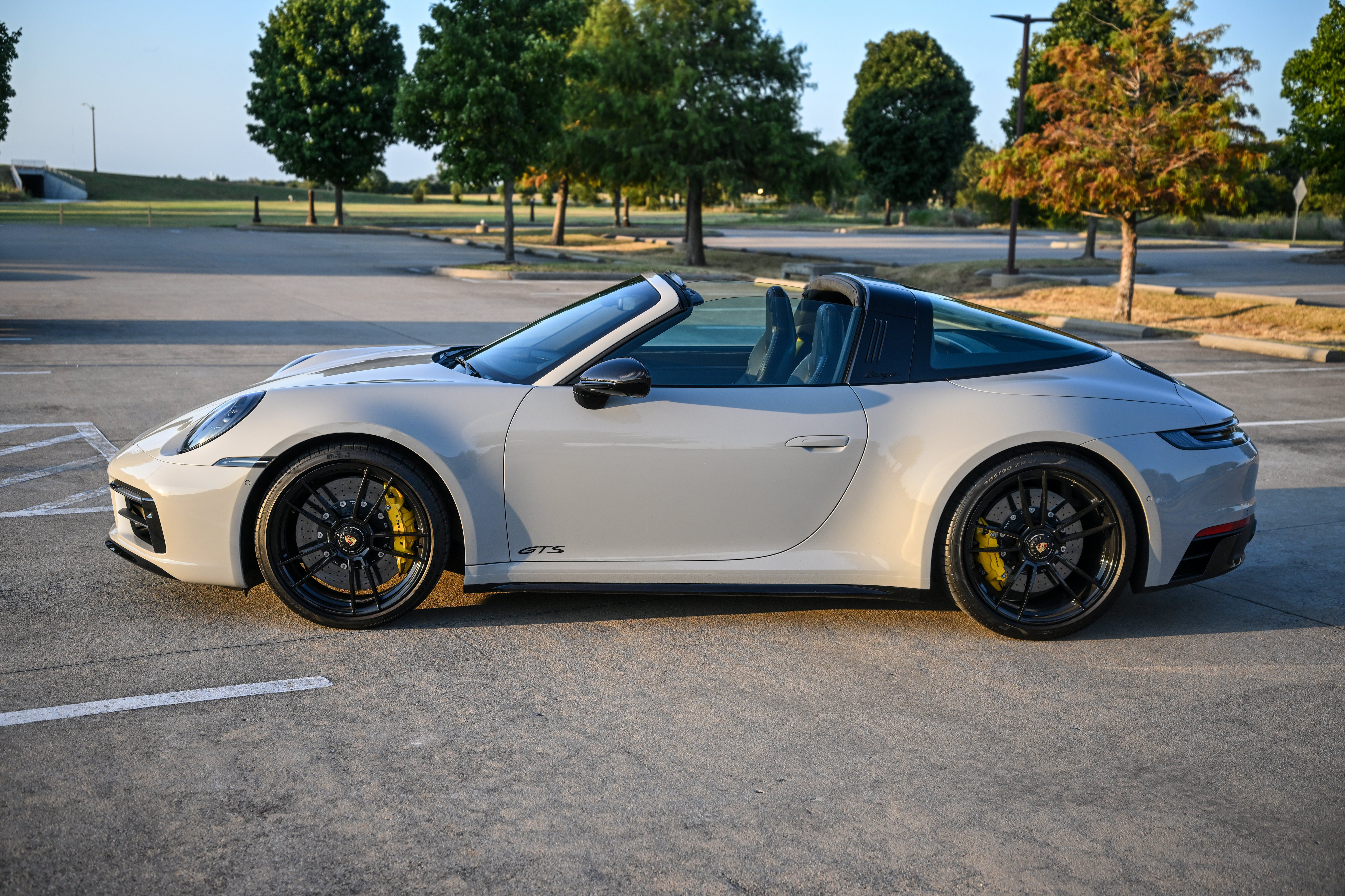 Used 2022 Porsche 911 AWD/4WD image 4