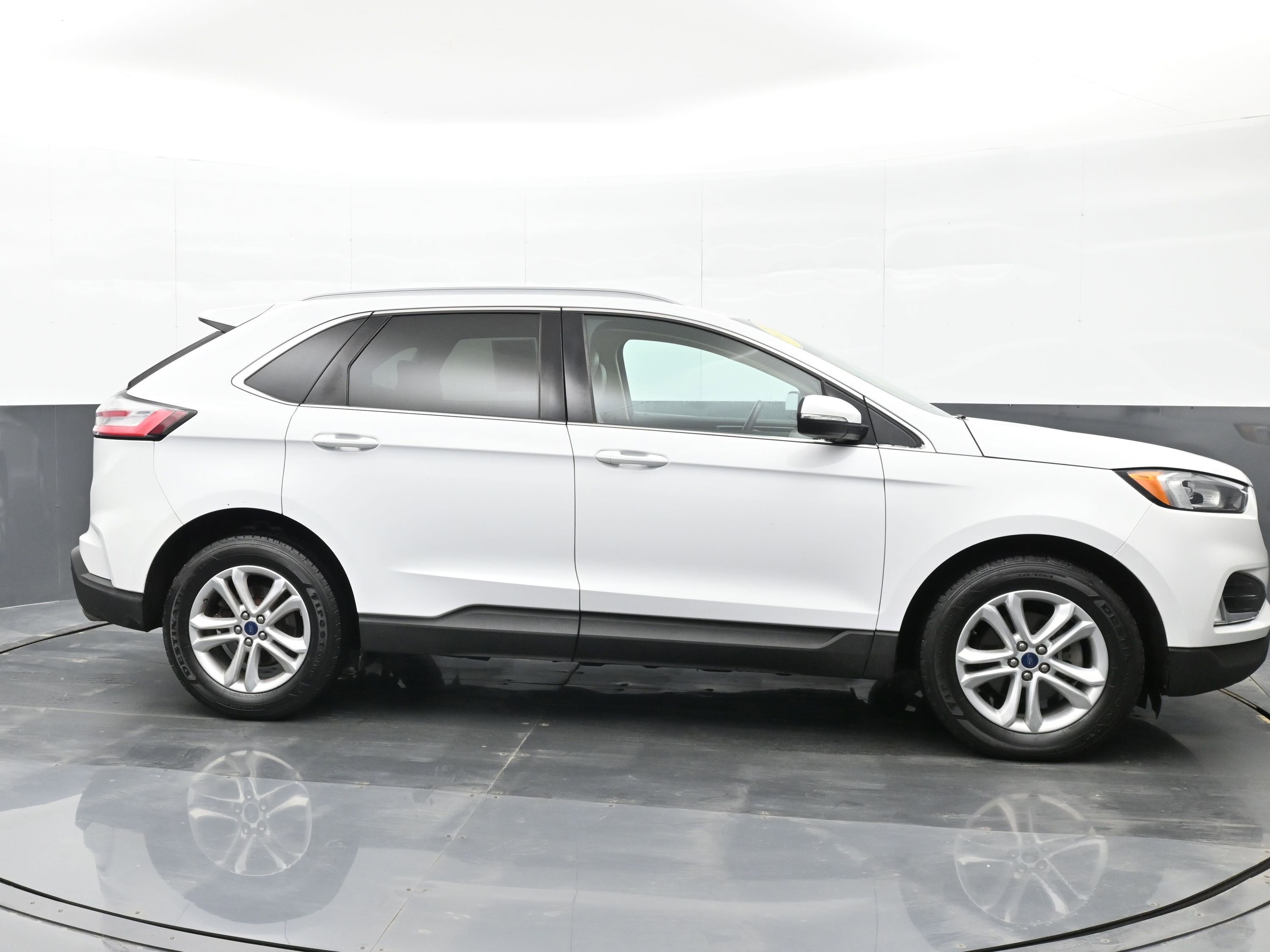 Used 2020 Ford Edge SEL image 9