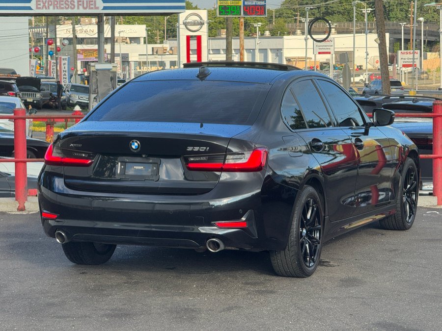 Used 2020 BMW 330i xDrive Sedan w/ Premium Package AWD/4WD image 11