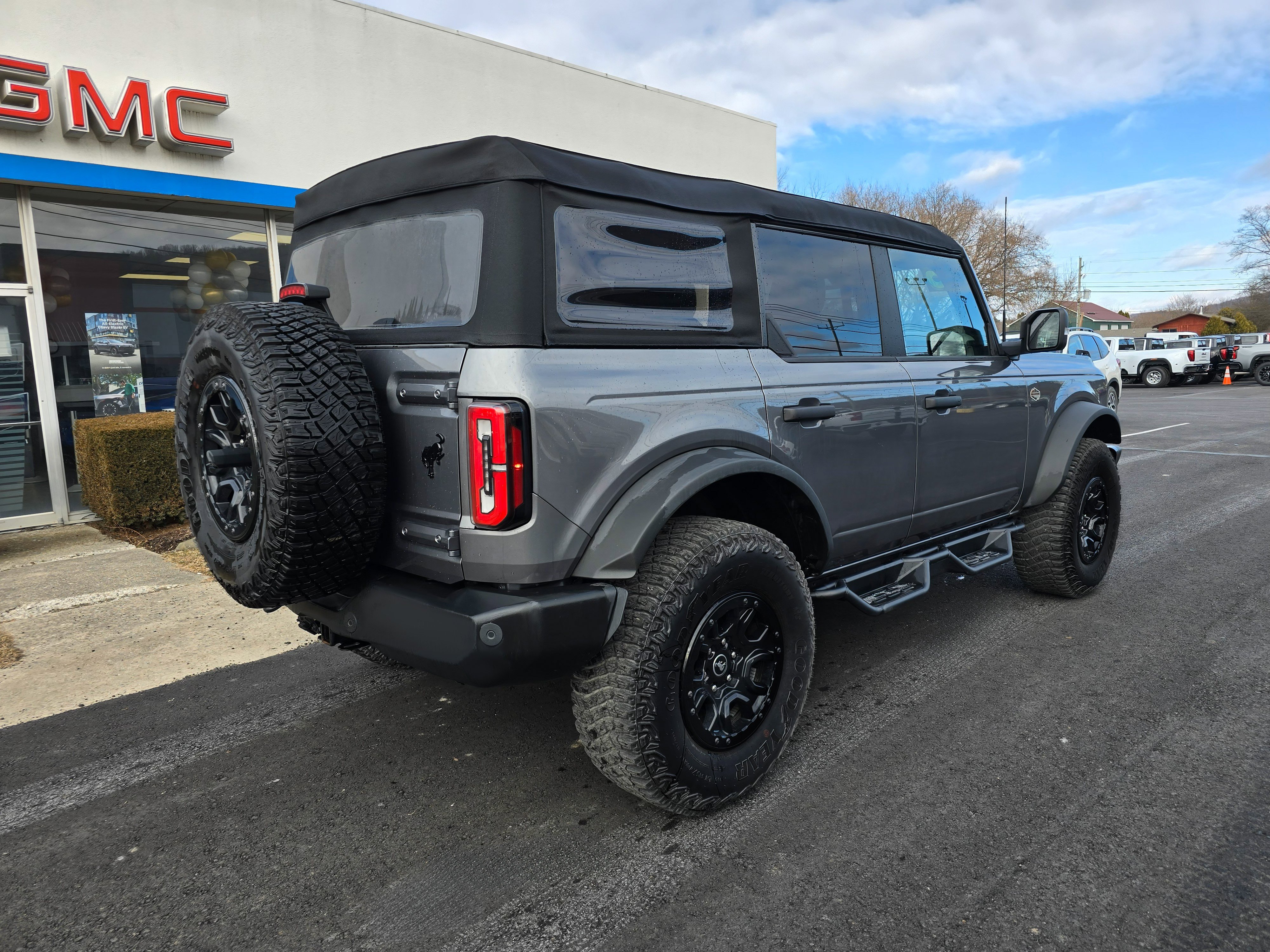 Used 2023 Ford Bronco Wildtrak video 2