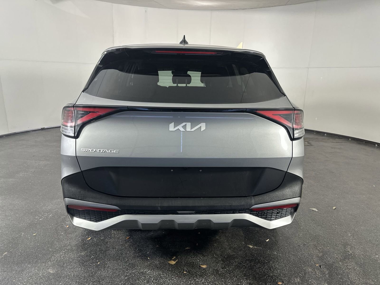 Used 2023 Kia Sportage LX image 7