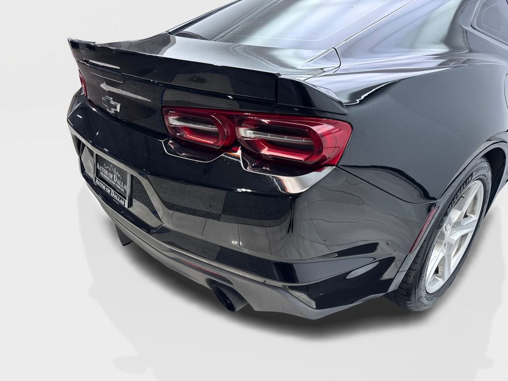 Used 2021 Chevrolet Camaro LT w/ Technology Package RWD image 18