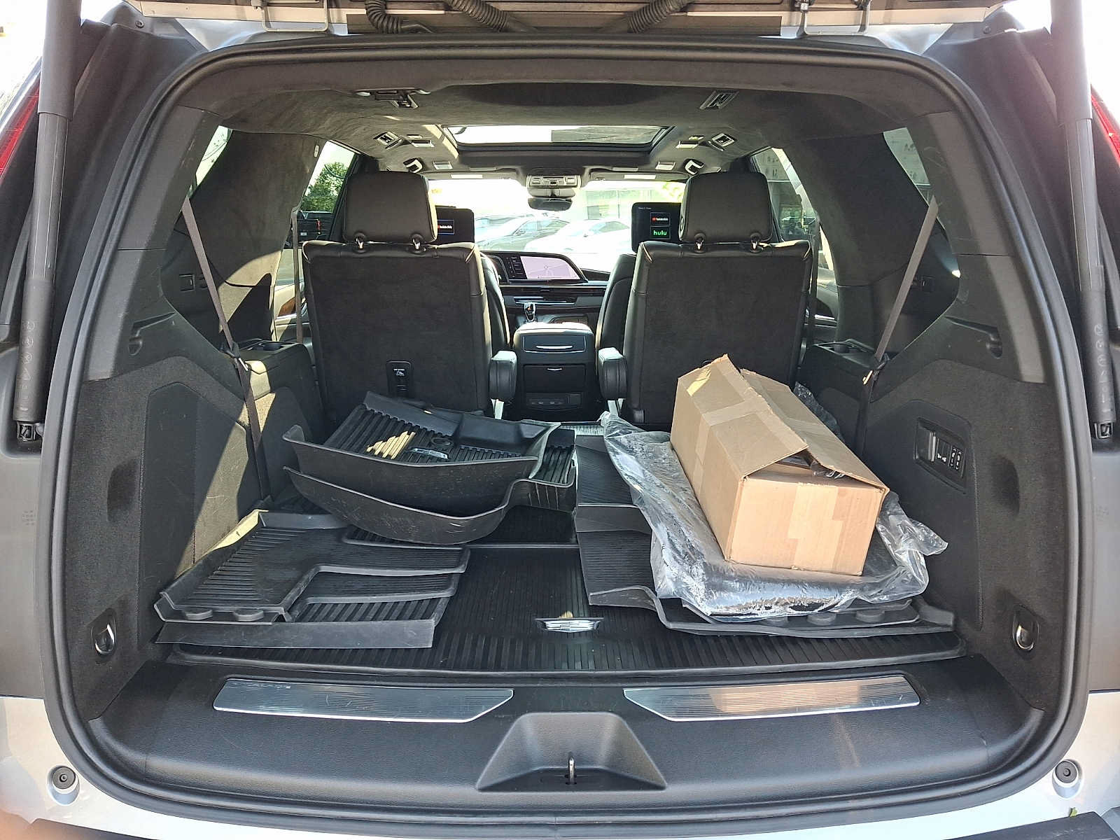 Certified 2024 Cadillac Escalade Sport Platinum w/ LPO, ONYX Package AWD/4WD image 26