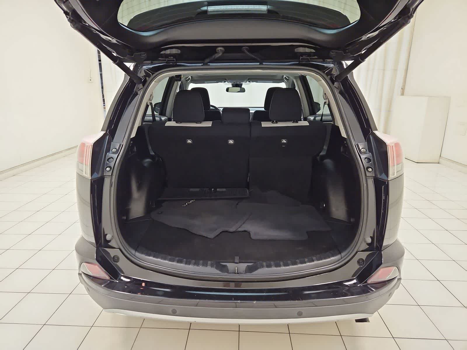 Used 2018 Toyota RAV4 XLE FWD image 21